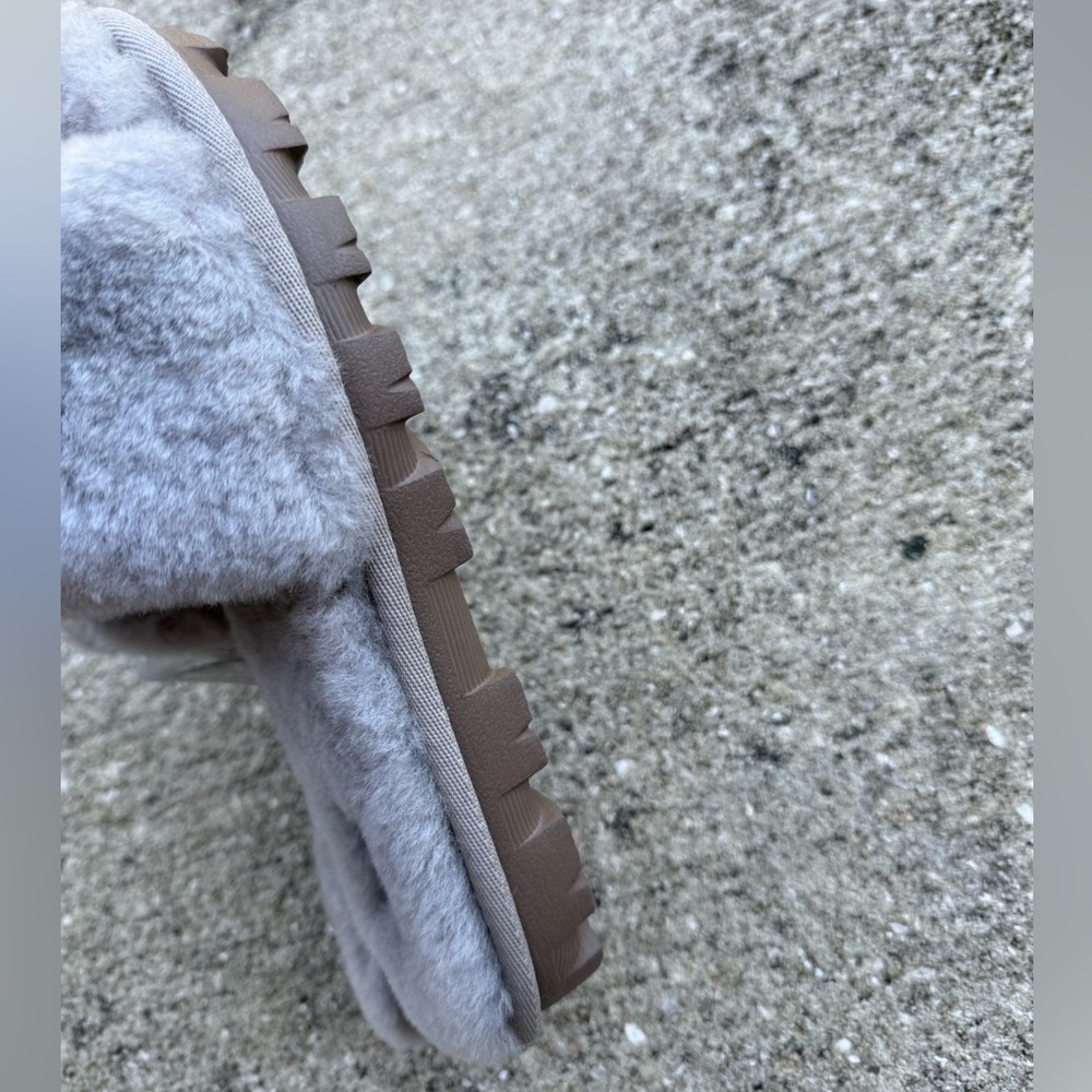 UGG Cozette Sheepskin Slide Slippers Oyster - Picture 4 of 7